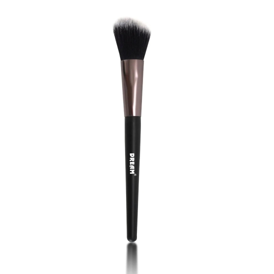 Enhance Your Glow: Introducing the DREAM Attitude Small Blush Brush DA-5