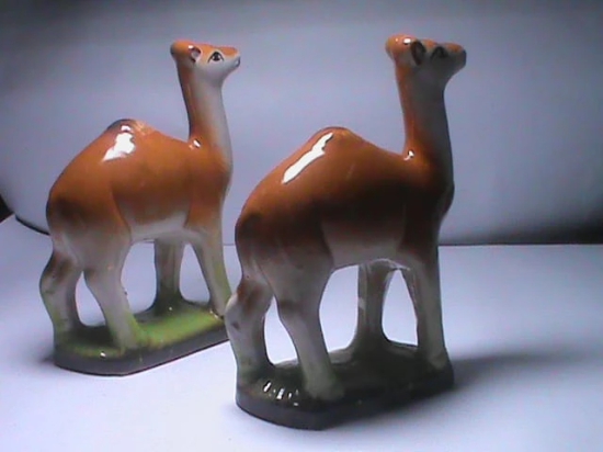 Peengan  Vintage Ceramic Camel Figurines - Set of 2