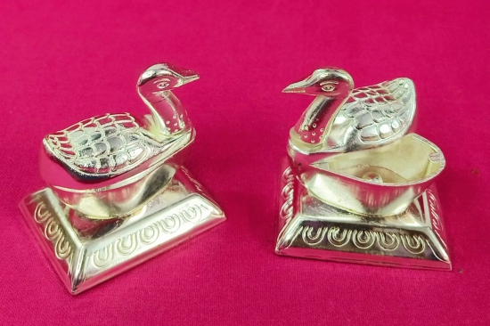 Duck Kumkum Box-With Out Base (H:2 x B:1.25 inches) / Gold