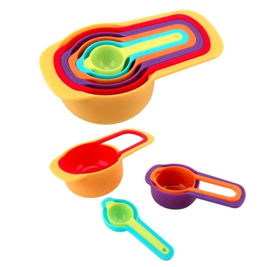 Plastic Measuring Spoons. 6 Piece Set.