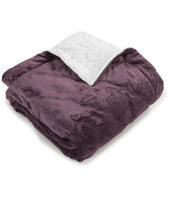 HOMETALES Sherpa Solid Double Reversible Quilt ( 210 x 220 cm ) Pack of 1 - Wine & White