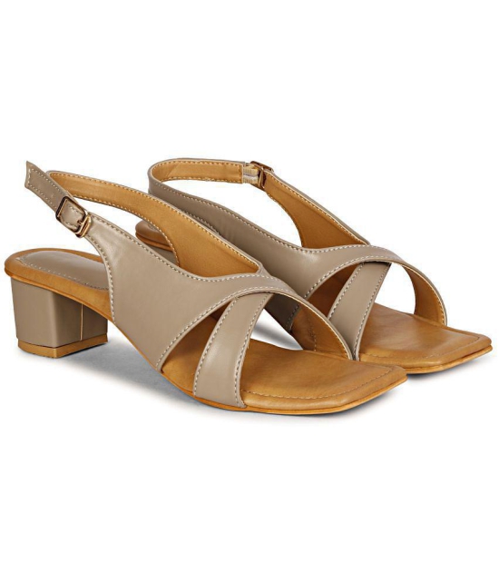 Commander Shoes Camel Womens Sandal Heels - None