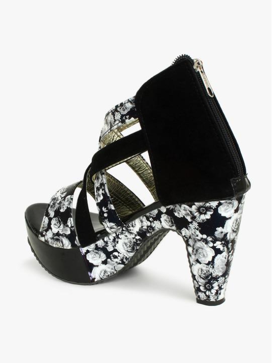 FLORAL COLLECTION IN BLACK PUMPS