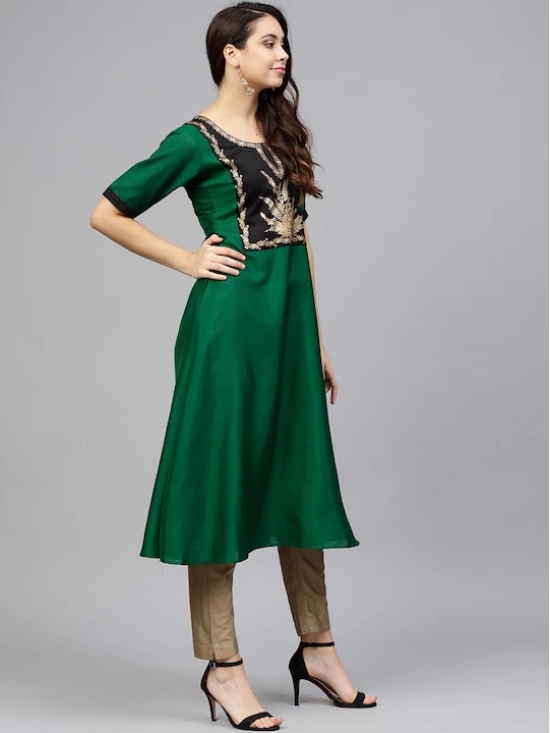 Women Green & Black Yoke Design A-Line Kurta