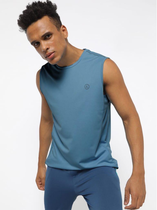 Men Light Blue Textured Sleeveless Sports T-shirt