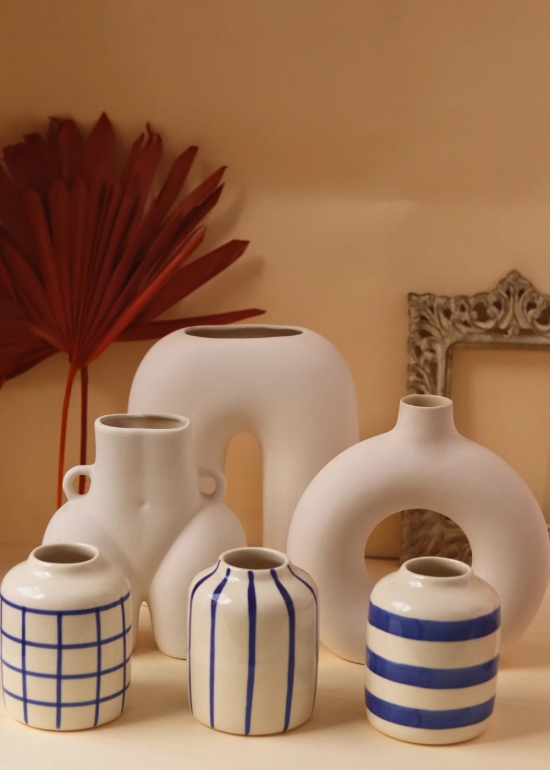 Set of 6 Essential Vases (For the price of 5)