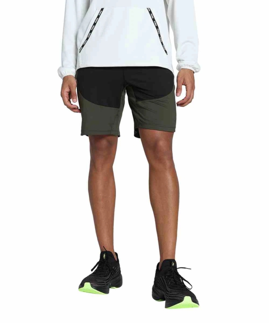 TRAIN CLOUDSPUN Mens 8 Training Shorts