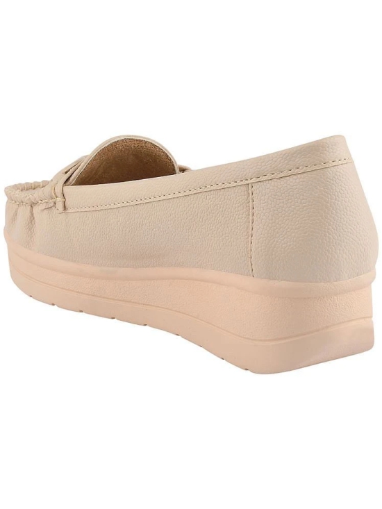 Shoetopia Cream Womens Loafers - None