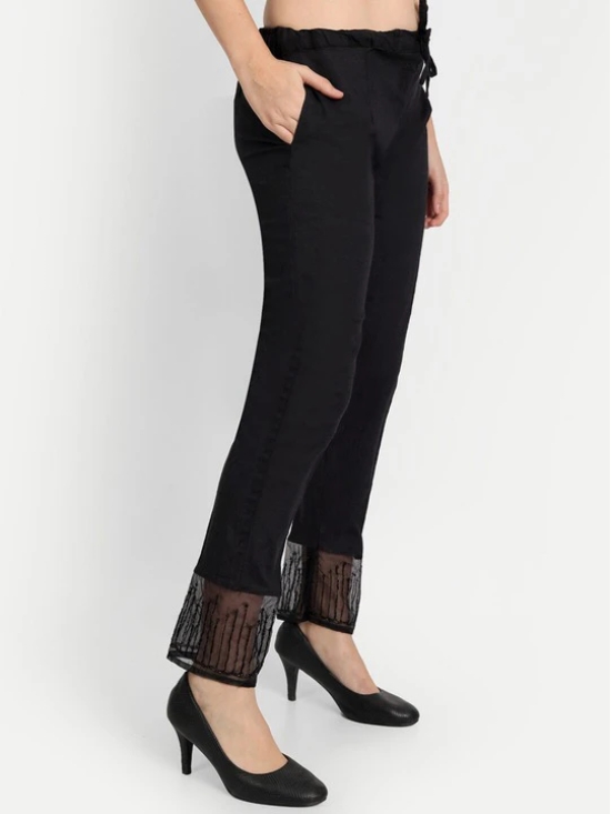 Women Black Solid Stretchable Trouser