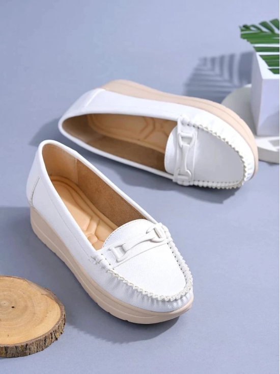 Shoetopia White Womens Loafers - None