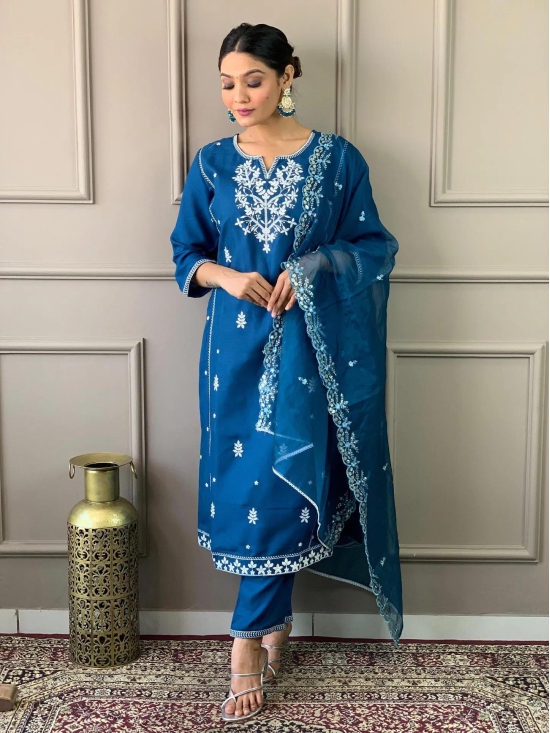 Premium Heavy rayon fabric Embroidery work kurta pent set-BLUE / L-40