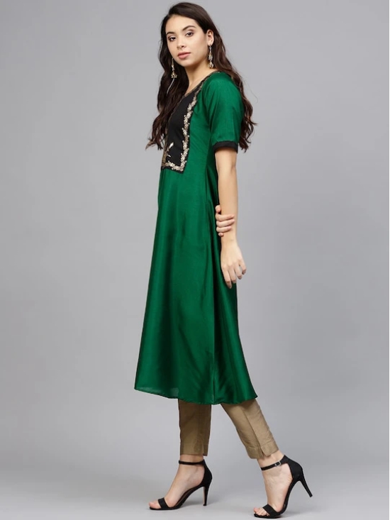 Women Green & Black Yoke Design A-Line Kurta