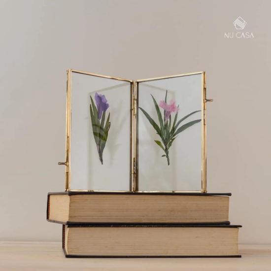 Folding glass photo frames