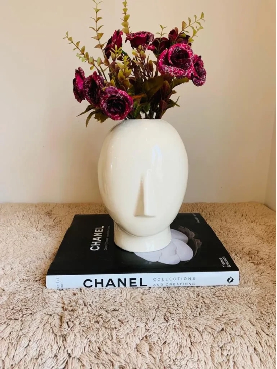 Adorable Human Face Vases-Black / H: 9 inch | L: 6 inch | W: 7 inch / Polyresin