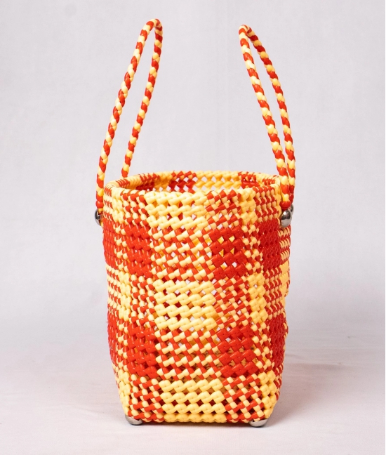 HAND MADE PLASTIC WIRE BAG