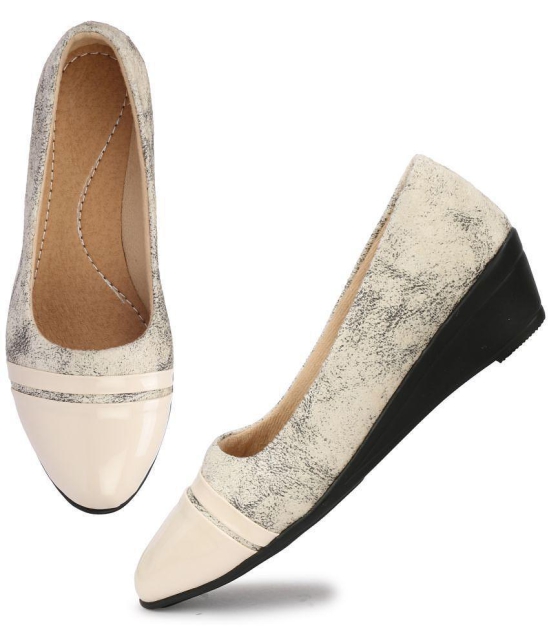 Ishransh - Beige Women''s Casual Ballerinas - None