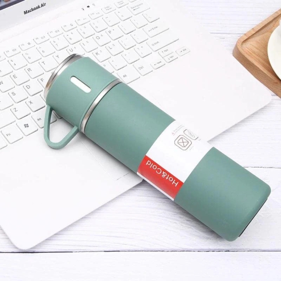 The product title could be something like Green Stainless Steel Vacuum Flask with 2 Cups.