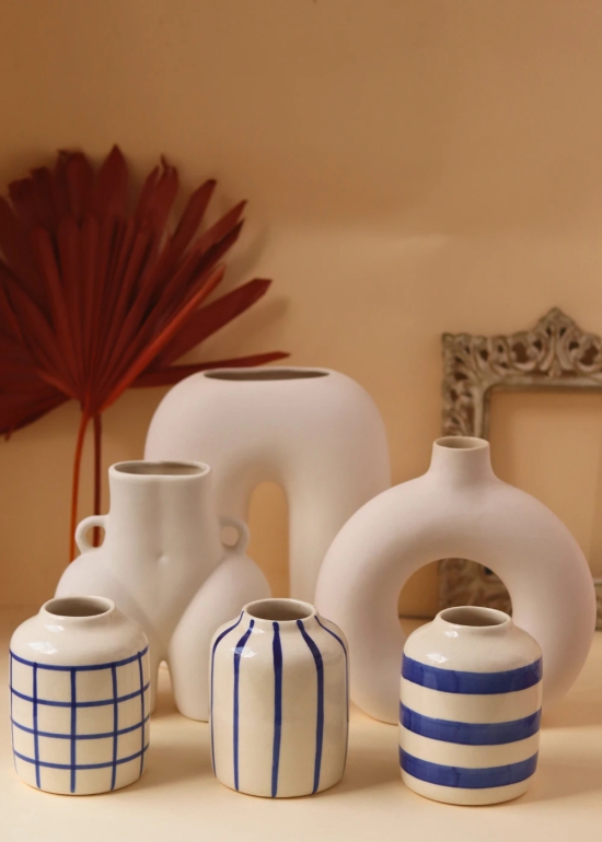 Set of 6 Essential Vases (For the price of 5)