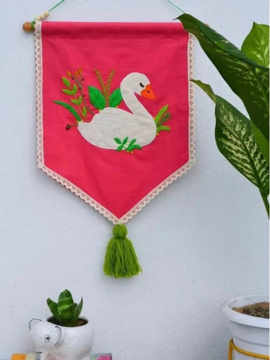 Swan Wall Hanger