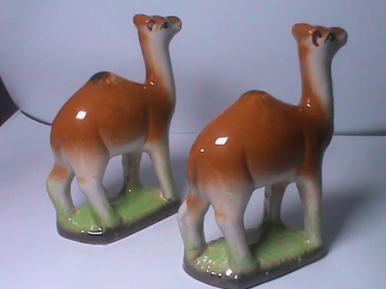 Peengan  Vintage Ceramic Camel Figurines - Set of 2