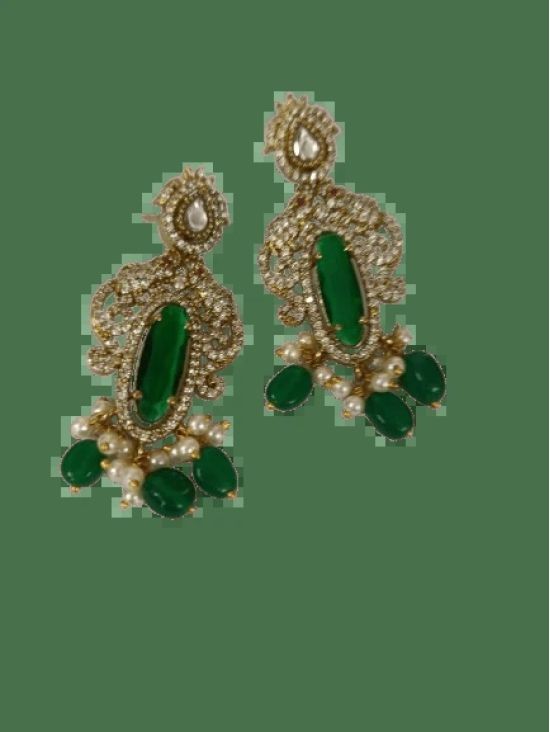 Stunning Gold-Plated Kundan Necklace Set with Green Stones and Pearls