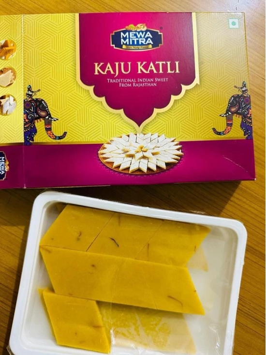 Pure Decadence with MEWA Mitras kesar kaju katli Coated Traditional Kaju Katli - 400g of Luxury Packed (kesar kaju katli)