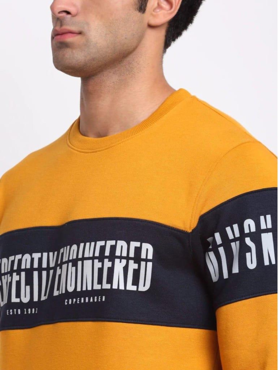 Rodamo  Men Mustard Printed Sweatshirt