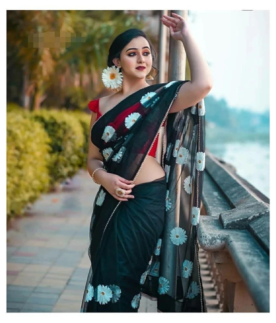 Gazal Fashions Black,White Net Saree