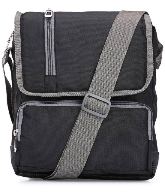 ShoeRise Black Solid Messenger Bag - Black