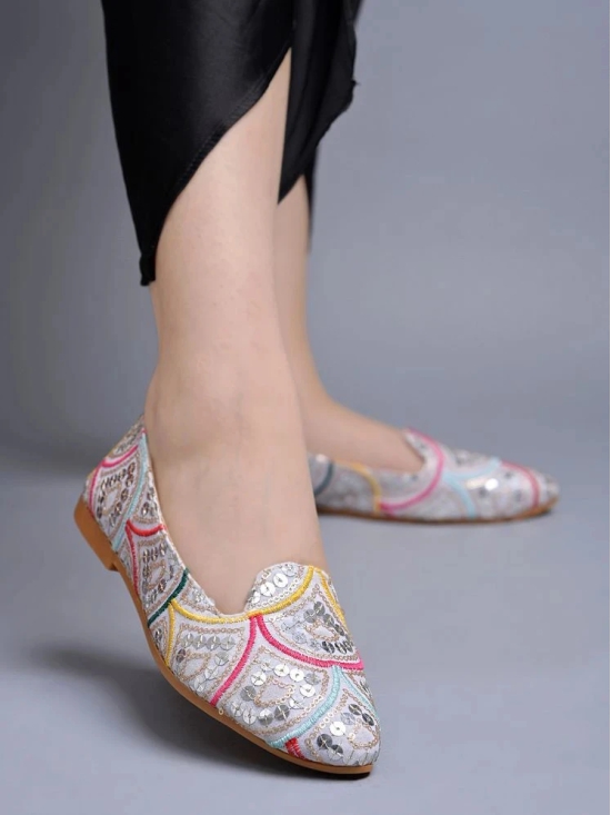 Shoetopia Silver Womens Ethnic Ballerinas - None