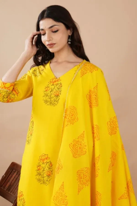 Yellow Printed Kurta Set L