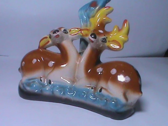 Peengan Vintage Deer Couple Figurine