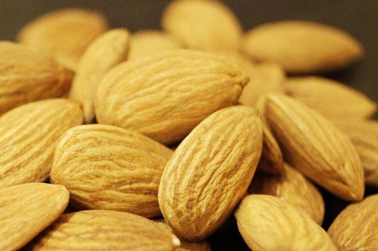 ALMONDS/BADAM 1000G