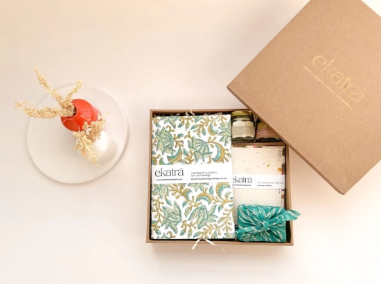 Sustainable Wellness Hamper for all by Ekatra - Green Floral