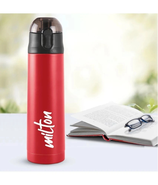 Milton New Crown 900 Thermosteel Hot or Cold Water Bottle, 750 ml, Red - Red