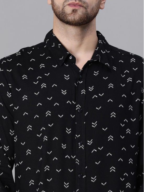 Oxolloxo Relaxed Geometric Printed Casual Shirt