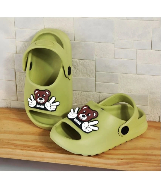 FASMANIA - Green Boys Clogs ( 1 Pair ) - None