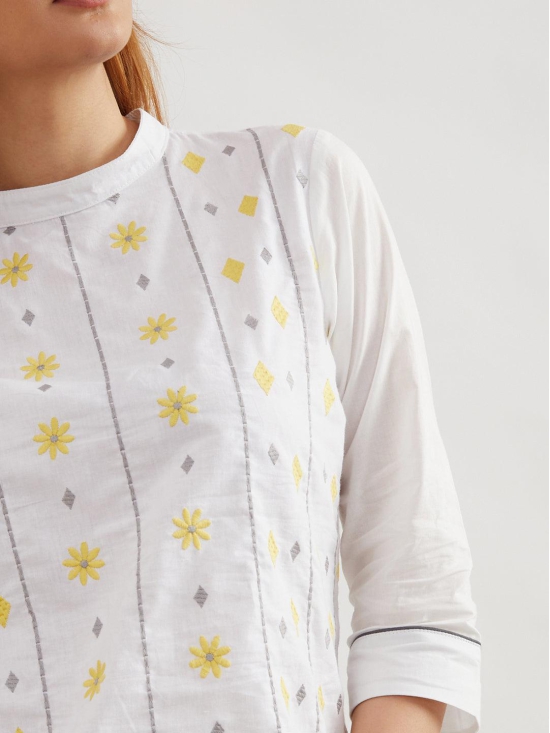 Bouquet 'Pure Cotton' Embroidered Top-XL