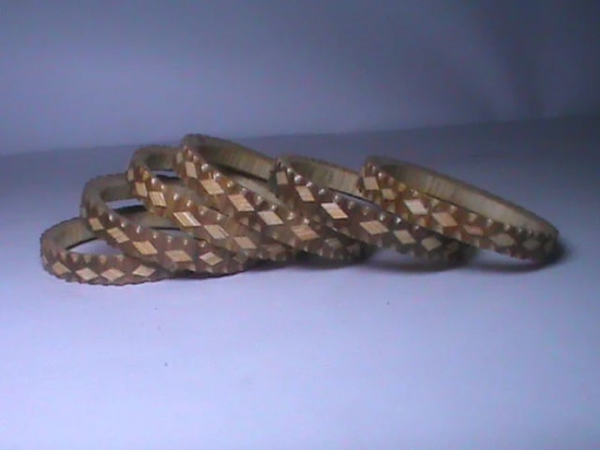 Wooden Bangle Set with Intricate Diamond Pattern