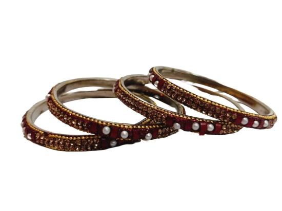 Bridal Chura Set of 4 Bangles in Red and White