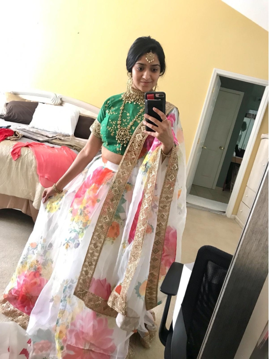 Buy Craftsvilla Women's Silk Blend Maroon Saree with Unstitched Blouse  Piece - at Best Price Best Indian Collection Saree - Gia Designer