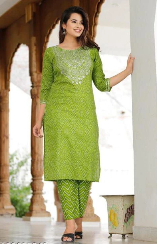 BEAUTIFUL KURTI HEAVY COTTON EMBROIDERY WORK-L / Green