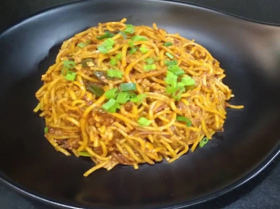 Mee Goreng Chicken Noodles