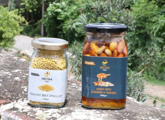 Special Combo gift pack (Honey with almonds n cashews and Bell Pollen)