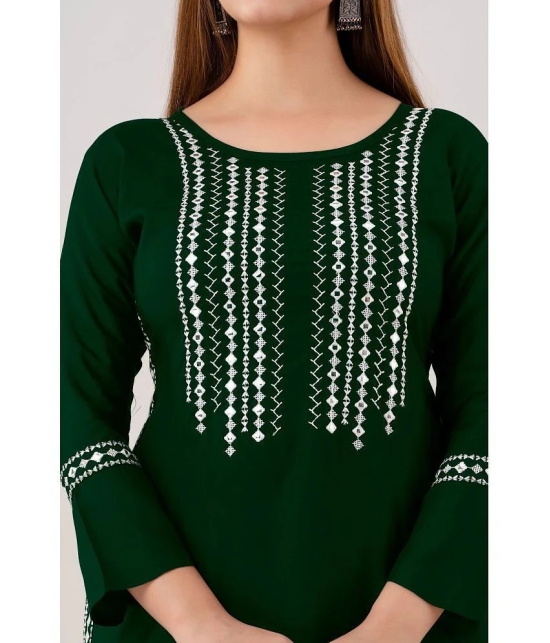 Kapadia - Green Rayon Womens Straight Kurti ( Pack of 1 ) - None