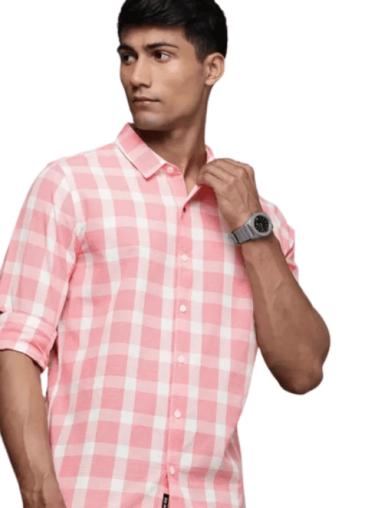 Men Regular Fit Checkered Spread Collar Casual Shirt