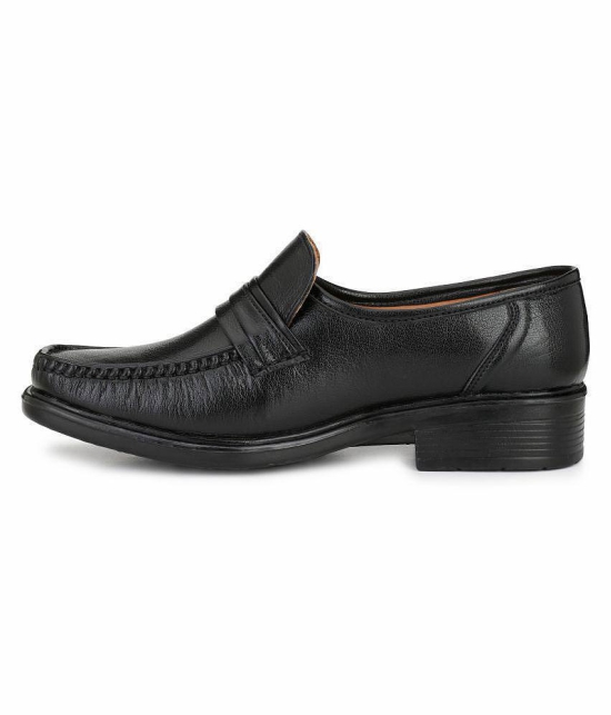 Fentacia Slip On Non-Leather Black Formal Shoes - None