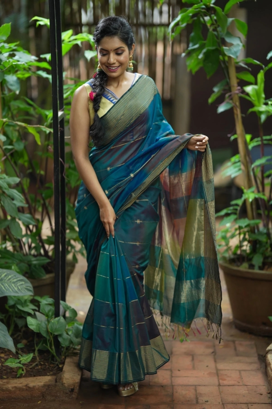 Pre-order Peacock Green Ombre Handwoven Zari Stripes Maheshwari Silk Cotton Saree