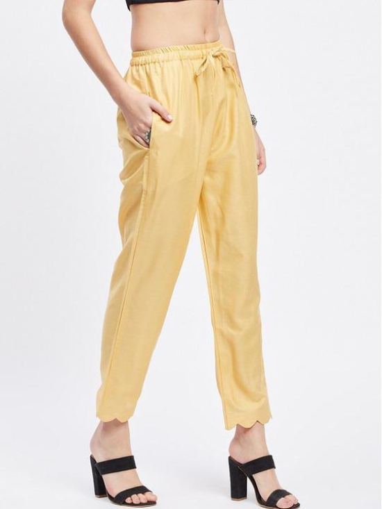 Women Straight Fit Mid-Rise Casual Flat-Front Trousers