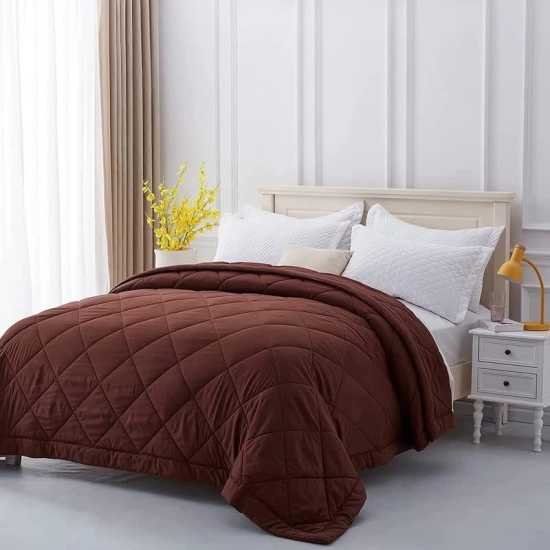 Cultiver Lightweight All Weather Comforter Ultra Soft Quilt Blanket Dohar (90x100 Inches, Brown)